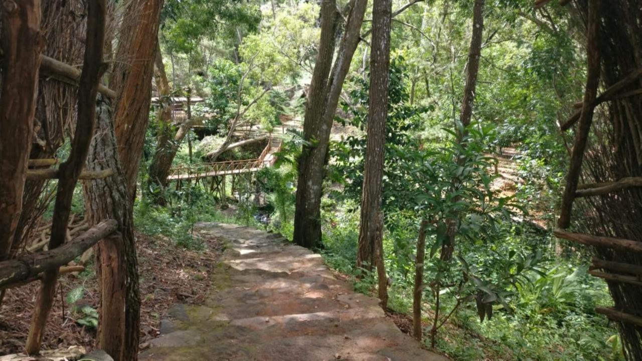 Seribu Batu Songgo Langit Resort & Camp Bantul Zewnętrze zdjęcie