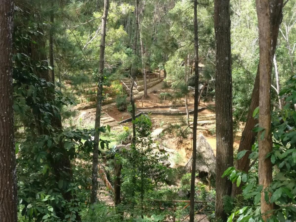 Seribu Batu Songgo Langit Resort & Camp Bantul Zewnętrze zdjęcie