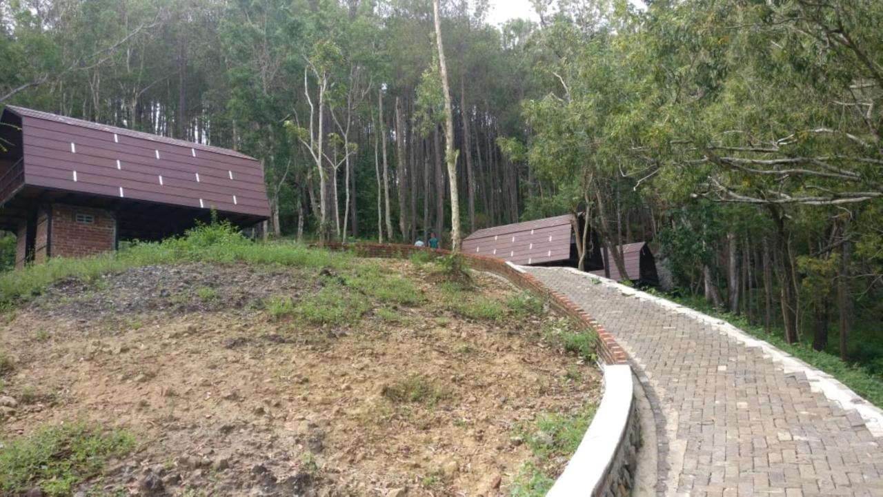 Seribu Batu Songgo Langit Resort & Camp Bantul Zewnętrze zdjęcie