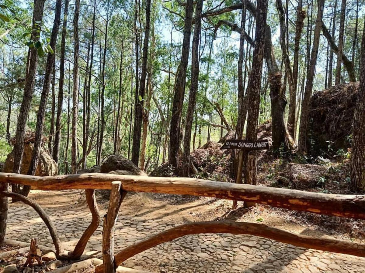 Seribu Batu Songgo Langit Resort & Camp Bantul Zewnętrze zdjęcie